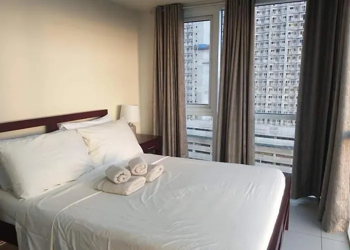 De Luxe, Standard And -the Breeze Residences-close To Airport,mall Of Asia, Us Embassy *