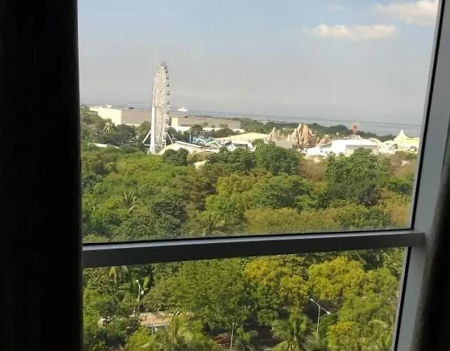 De Luxe, Standard And -the Breeze Residences-close To Airport,mall Of Asia, Us Embassy * Manila
