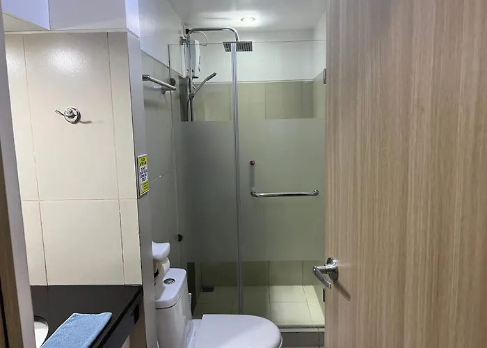 De Luxe, Standard And -the Breeze Residences-close To Airport,mall Of Asia, Us Embassy * Manille