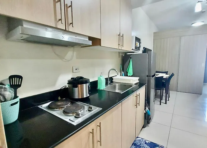 De Luxe, Standard And -the Breeze Residences-close To Airport,mall Of Asia, Us Embassy * Manille