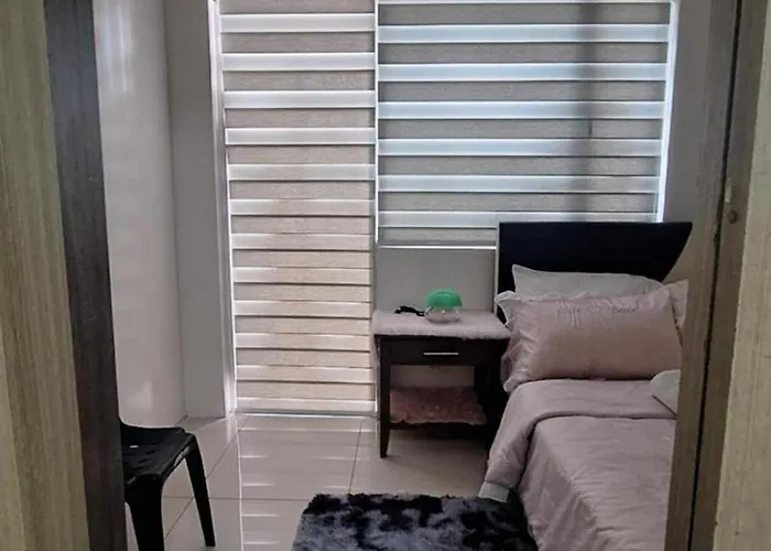 De Luxe, Standard And -the Breeze Residences-close To Airport,mall Of Asia, Us Embassy