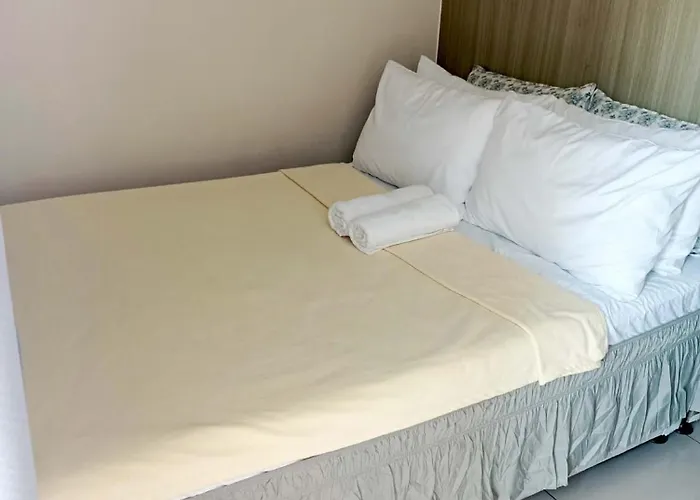 De Luxe, Standard And -the Breeze Residences-close To Airport,mall Of Asia, Us Embassy Manille