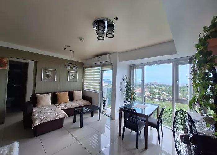 De Luxe, Standard And -the Breeze Residences-close To Airport,mall Of Asia, Us Embassy